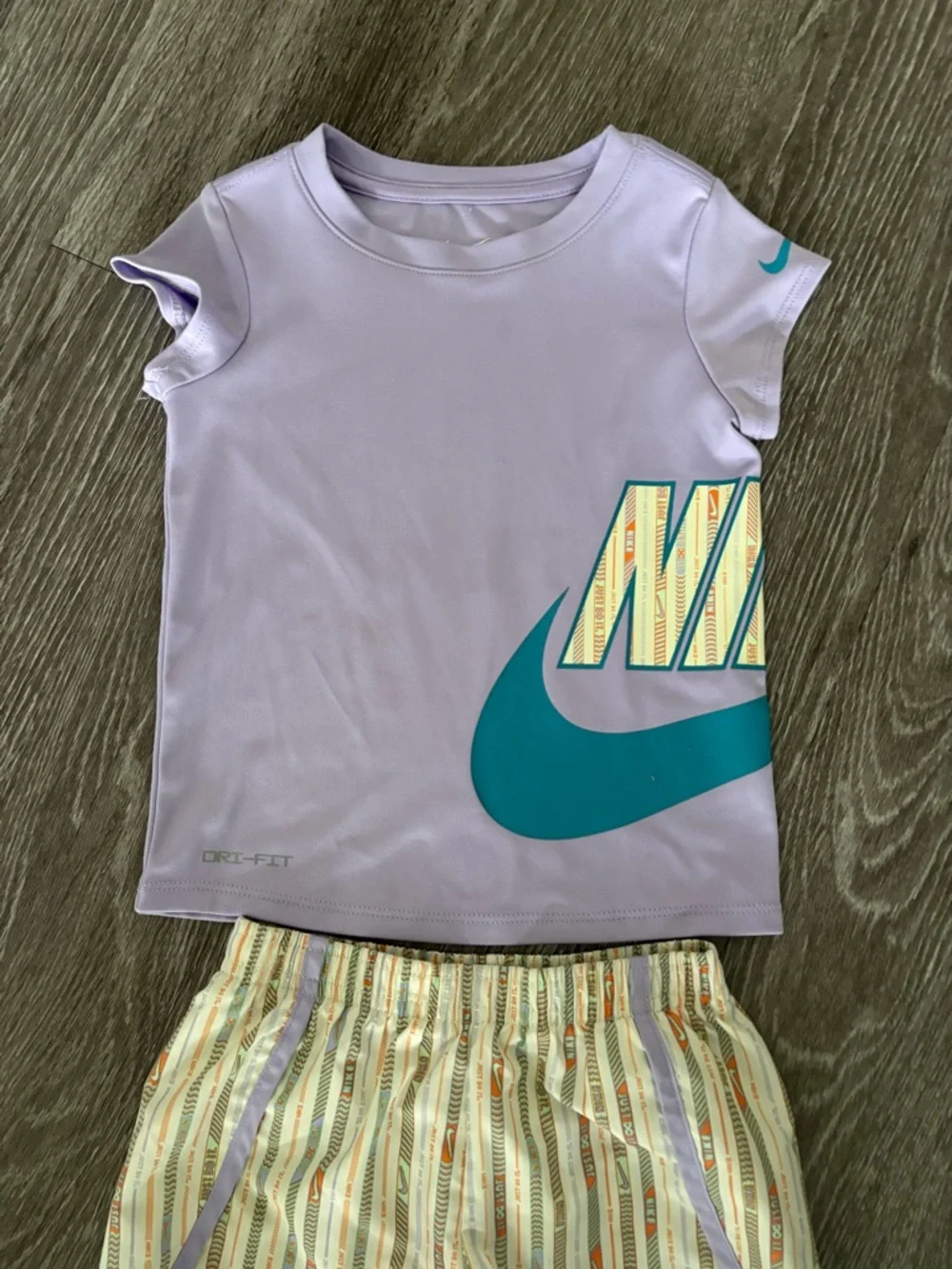 Girls Nike DRI-FIT Lavender and Teal Girls' Set Size 4 (XS) - Picture 5 of 7
